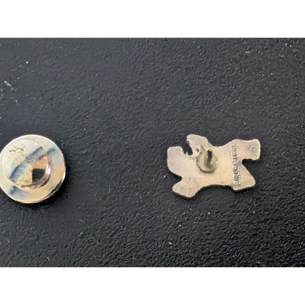 Maison Birks sterling silver dancing polar bear lapel pin in octagon velvet box